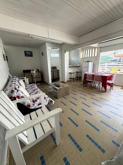 Maison Authentique A 300M De La Plage Sainte-Anne Exteriör bild